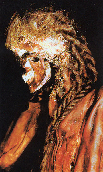 Мумия мужчины из могильника Верх-Кальджин II
