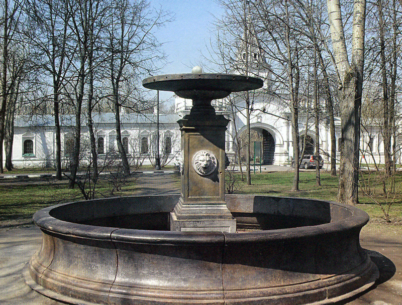 Чугунный фонтан

