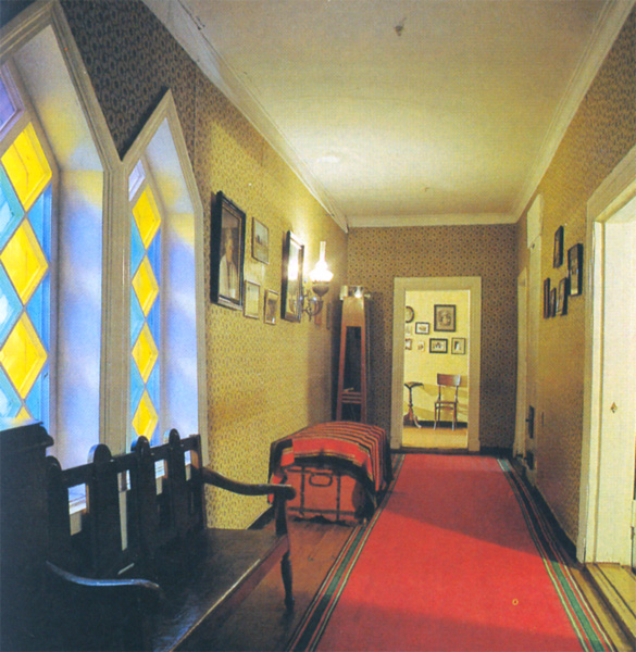 "Пушкинская" комната - коридор
