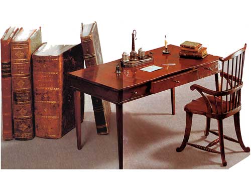 Письменный стол и кресло.  Красное дерево, высота 15 и 21
